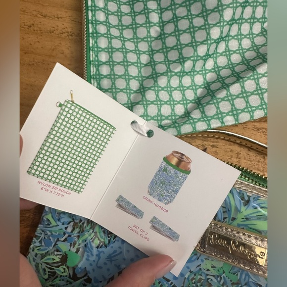 Lilly Pulitzer Beach Day Pouch NWT - Picture 8 of 9